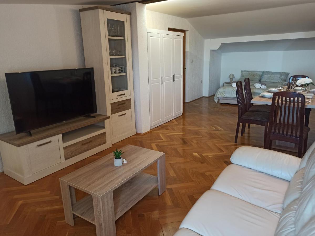 Villa Rea Малинска Экстерьер фото
