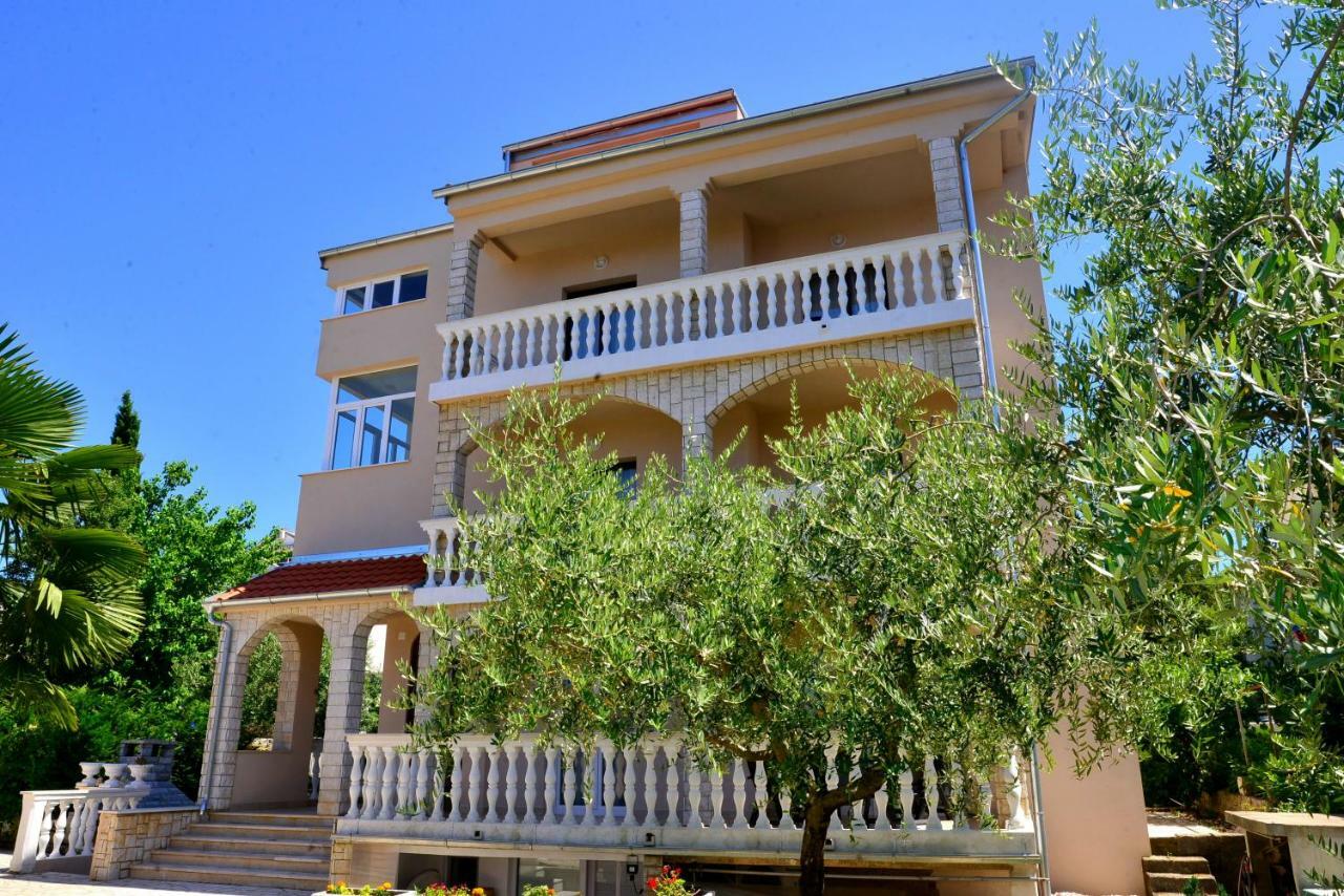 Villa Rea Малинска Экстерьер фото